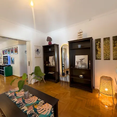 Spacious Artistic Flat With Private Parking * Салоники