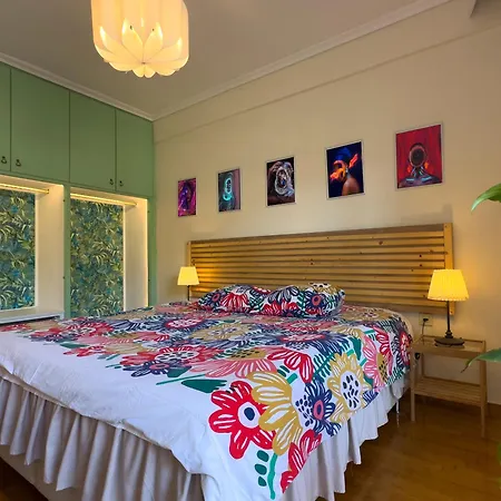 Spacious Artistic Flat With Private Parking