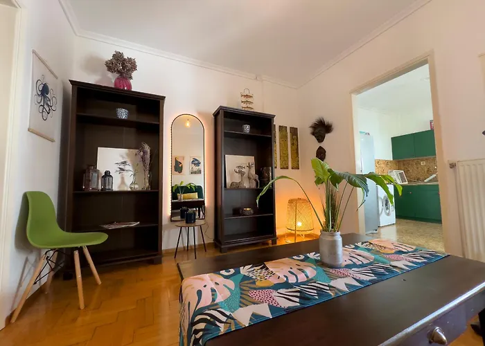 Spacious Artistic Flat With Private Parking Θεσσαλονίκη
