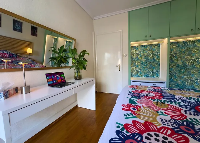 Spacious Artistic Flat With Private Parking Διαμέρισμα *