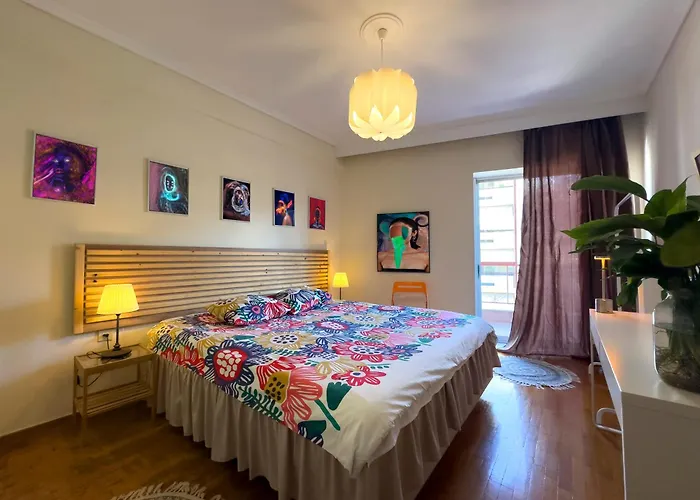 Spacious Artistic Flat With Private Parking Διαμέρισμα