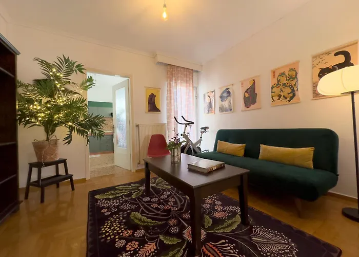 Spacious Artistic Flat With Private Parking Διαμέρισμα *